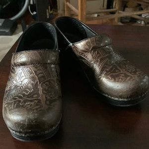 Dansko clogs 37